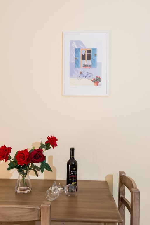 Daisy Hotel Apartments Resmo Dış mekan fotoğraf