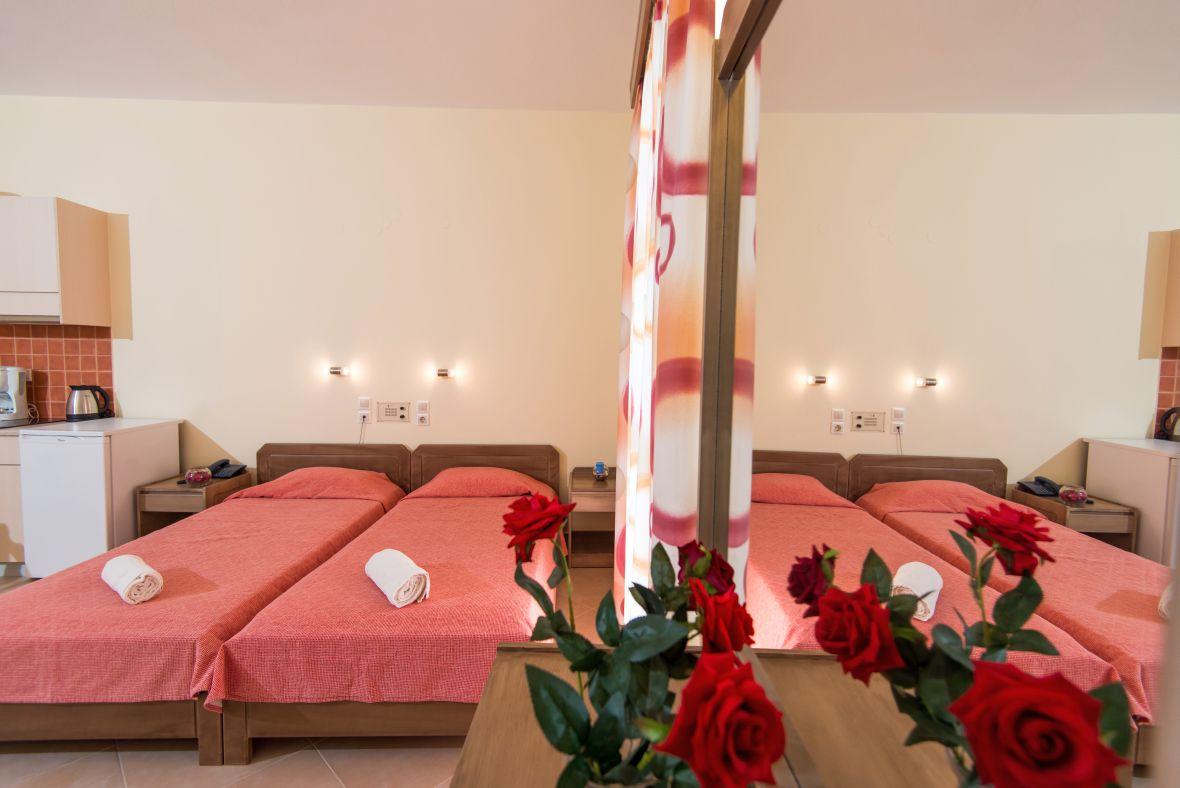 Daisy Hotel Apartments Resmo Dış mekan fotoğraf