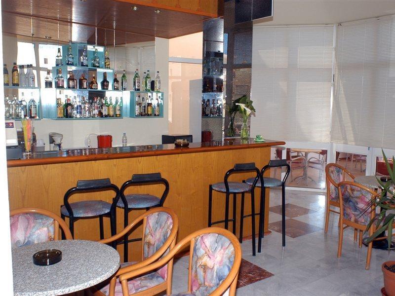 Daisy Hotel Apartments Resmo Dış mekan fotoğraf