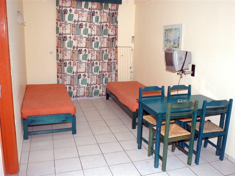 Daisy Hotel Apartments Resmo Dış mekan fotoğraf