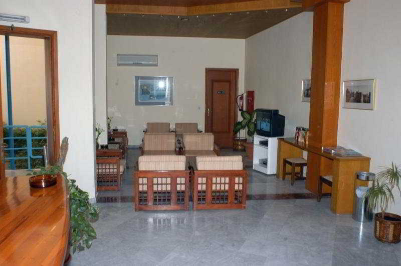 Daisy Hotel Apartments Resmo Dış mekan fotoğraf