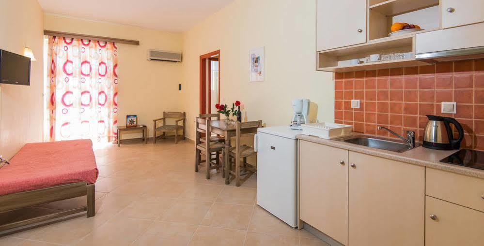 Daisy Hotel Apartments Resmo Dış mekan fotoğraf