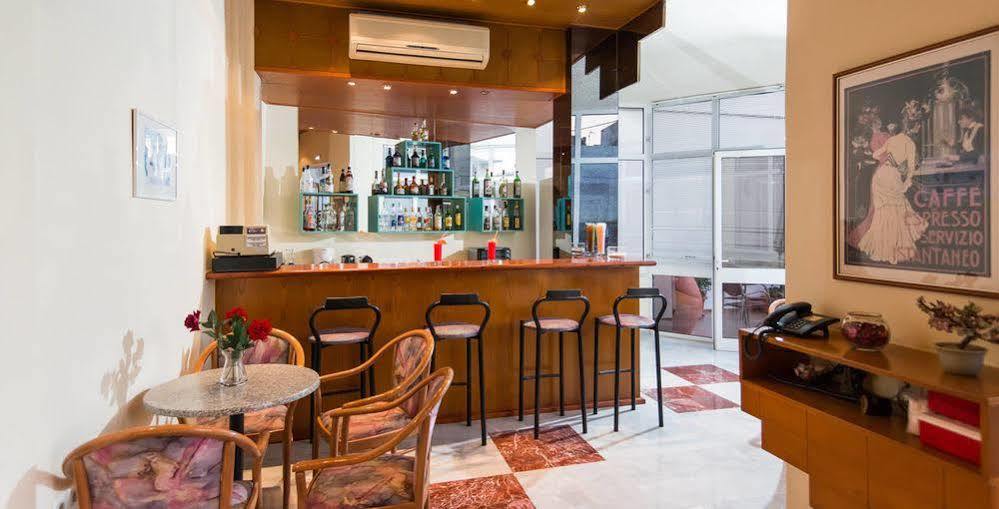 Daisy Hotel Apartments Resmo Dış mekan fotoğraf